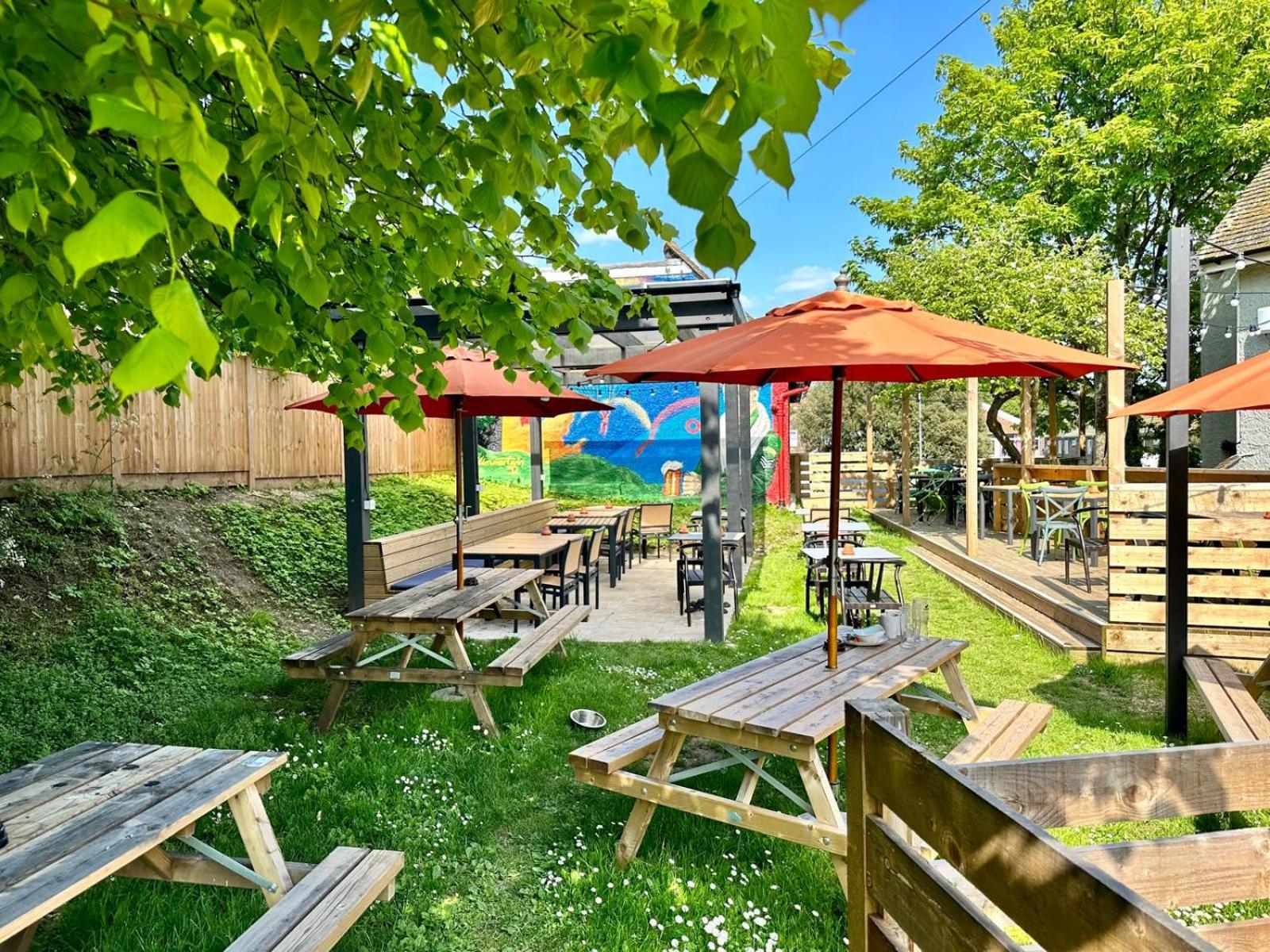 Downs Hotel Stanmer 외부 사진